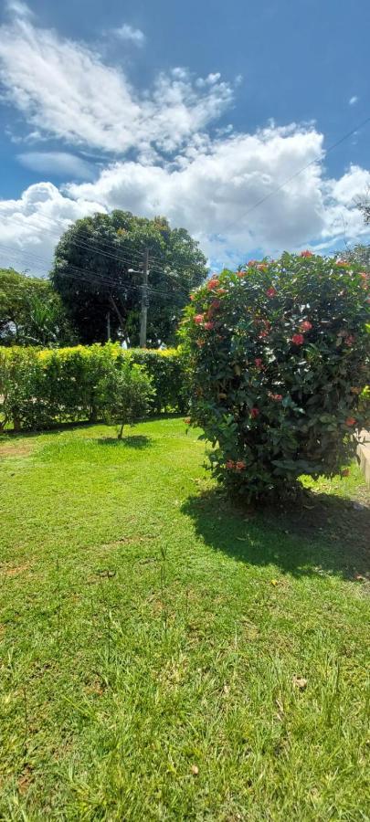 Casa Em Caldas - Piscina Solar E Eletrica Caldas Novas Buitenkant foto